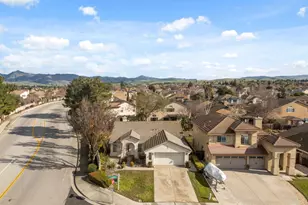 2251 Fairhaven Dr, Hollister, CA 95023 - Photo 3