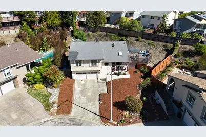 19 Elk Ct, Pacifica, CA 94044 - Photo 45