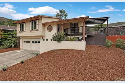 19 Elk Ct, Pacifica, CA 94044 - Photo 3