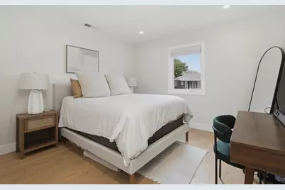 1129 Clovelly Ln, Burlingame, CA 94010 - Photo 17