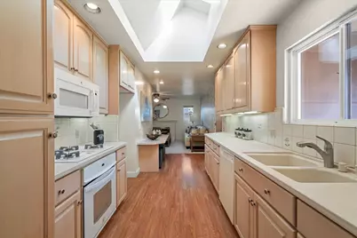 1595 Willowbrook Dr, San Jose, CA 95118 - Photo 9