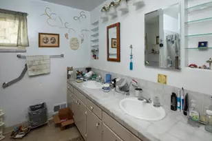 10252 Creston Dr, Cupertino, CA 95014 - Photo 11