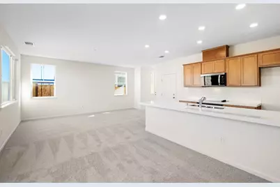 2250 Gladiola Dr, Hollister, CA 95023 - Photo 3