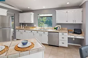 619 Edwards St, Crockett, CA 94525 - Photo 9