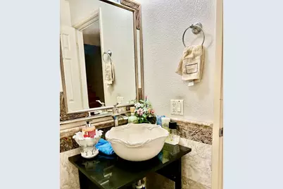 2071 Sunset View Pl, San Jose, CA 95116 - Photo 9