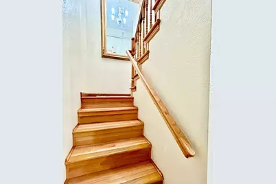 2071 Sunset View Pl, San Jose, CA 95116 - Photo 11