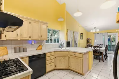 1521 Las Brisas Dr, Hollister, CA 95023 - Photo 13