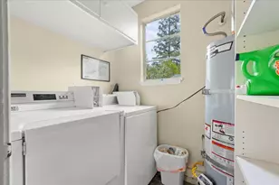 2735 Byron St, Palo Alto, CA 94306 - Photo 21