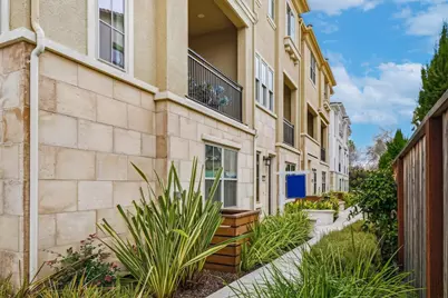 323 Harcot Ter, Sunnyvale, CA 94085 - Photo 3