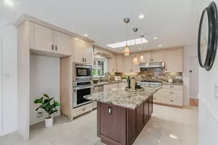 19437 Via Real Dr, Saratoga, CA 95070 - Photo 7