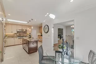 19437 Via Real Dr, Saratoga, CA 95070 - Photo 13