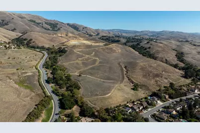 2000 Scott Creek Rd, Milpitas, CA 95035 - Photo 51