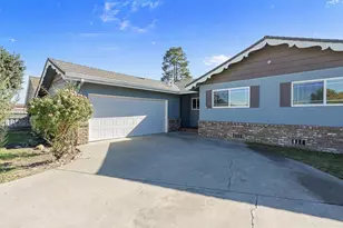 21 Andrews Dr, Hollister, CA 95023 - Photo 3