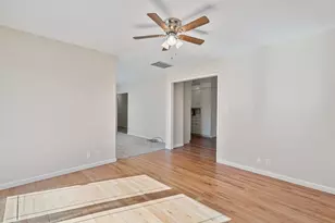 21 Andrews Dr, Hollister, CA 95023 - Photo 9