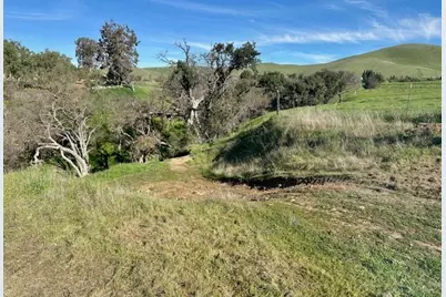 8525 Southside Rd, Tres Pinos, CA 95075 - Photo 31