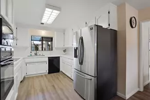 1090 Nez Perce Dr, Hollister, CA 95023 - Photo 7