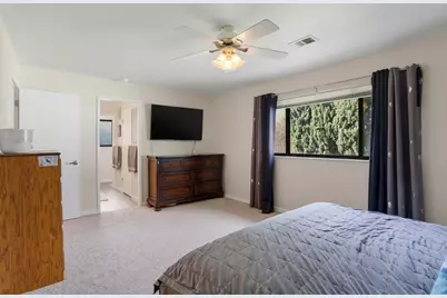 1090 Nez Perce Dr, Hollister, CA 95023 - Photo 17