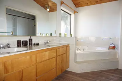 1016 Lombardy Dr, Modesto, CA 95351 - Photo 27