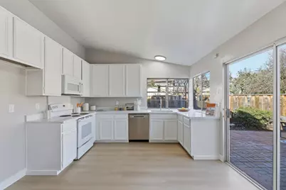 2822 Rainwood Ct, San Jose, CA 95148 - Photo 9