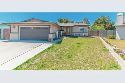 336 Rainier Dr, Salinas, CA 93906 - Photo 1