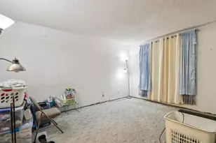 146 Damsen Dr, San Jose, CA 95116 - Photo 13