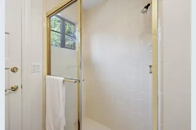 1080 Macadamia Dr, Hillsborough, CA 94010 - Photo 55