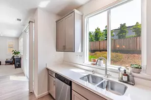 2041 Camden St, Hollister, CA 95023 - Photo 13