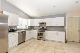 581 Arbour Ln, Hollister, CA 95023 - Photo 7