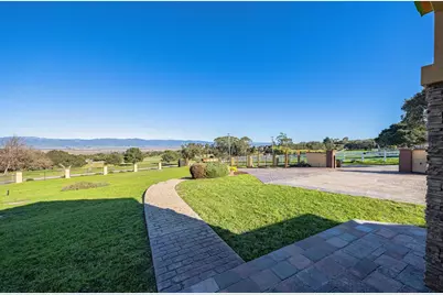 300 Mesa Rd, Salinas, CA 93908 - Photo 11