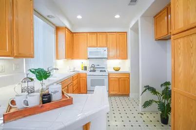 2299 Woodset Dr, San Jose, CA 95116 - Photo 13