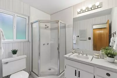 75 Coronado Ave, San Carlos, CA 94070 - Photo 17