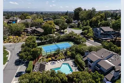 2 Hallmark Cir, Menlo Park, CA 94025 - Photo 33