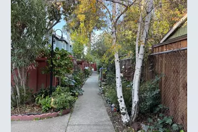 1010 Polk Ln, San Jose, CA 95117 - Photo 35