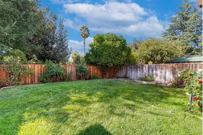2598 Mabury Sq, San Jose, CA 95133 - Photo 31