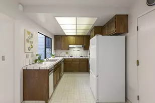 100 Strathmore Pl, Los Gatos, CA 95032 - Photo 17