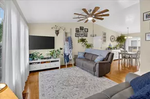 11 Manzano Cir, Salinas, CA 93905 - Photo 11