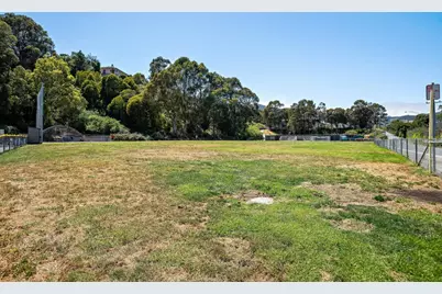 129 Alvarado St, Brisbane, CA 94005 - Photo 27