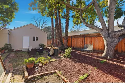 2055 Oakwood Dr, East Palo Alto, CA 94303 - Photo 35