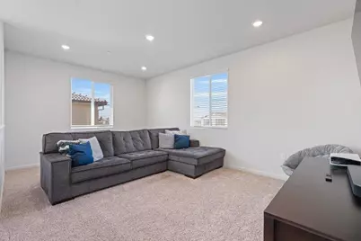 2031 Wildflower Dr, Hollister, CA 95023 - Photo 17