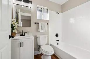 915 52nd St, Oakland, CA 94608 - Photo 11