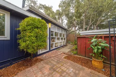 1207 Presidio Blvd, Pacific Grove, CA 93950 - Photo 3