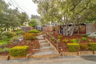 1207 Presidio Blvd, Pacific Grove, CA 93950 - Photo 5
