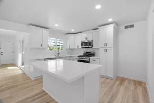 3221 Colgate Ln, Bakersfield, CA 93306 - Photo 9