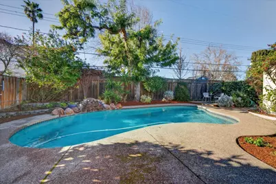 1065 Huntingdon Dr, San Jose, CA 95129 - Photo 31