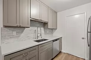 1376 Palm St, San Jose, CA 95110 - Photo 9