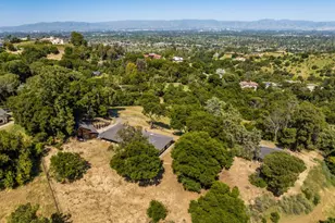 22301 Rolling Hills Rd, Saratoga, CA 95070 - Photo 35