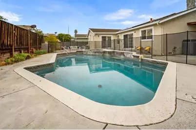 184 Sun Blossom Dr, San Jose, CA 95123 - Photo 17