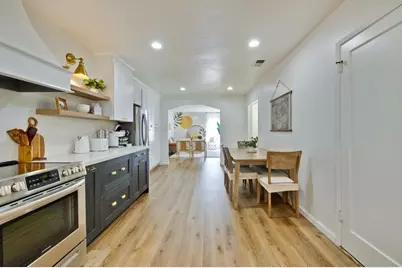 732 N Redwood Ave, San Jose, CA 95128 - Photo 17