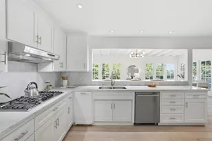 915 Crestview Dr, San Carlos, CA 94070 - Photo 9