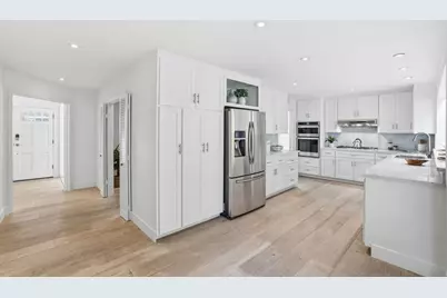 915 Crestview Dr, San Carlos, CA 94070 - Photo 11